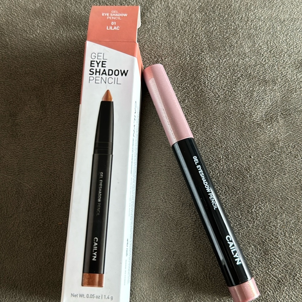 Cailyn eye shadow pencil